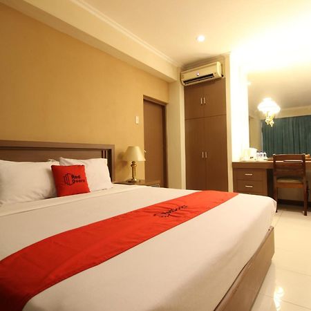 Reddoorz Premium @ Slamet Riyadi 2 Solo Εξωτερικό φωτογραφία