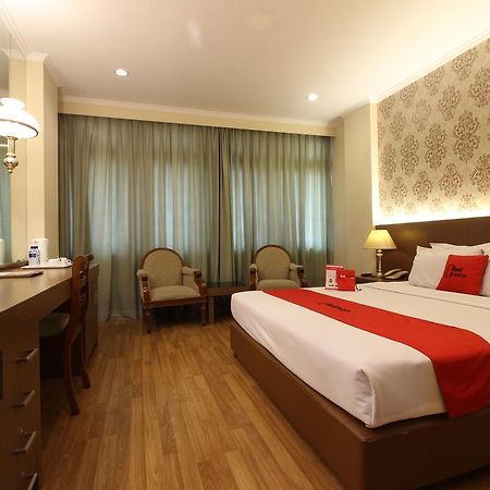 Reddoorz Premium @ Slamet Riyadi 2 Solo Εξωτερικό φωτογραφία