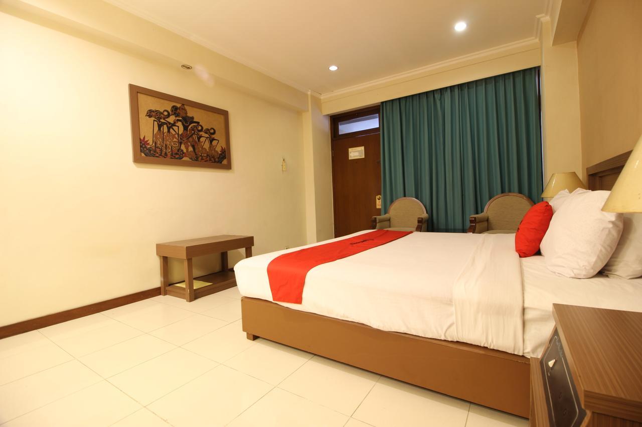 Reddoorz Premium @ Slamet Riyadi 2 Solo Εξωτερικό φωτογραφία