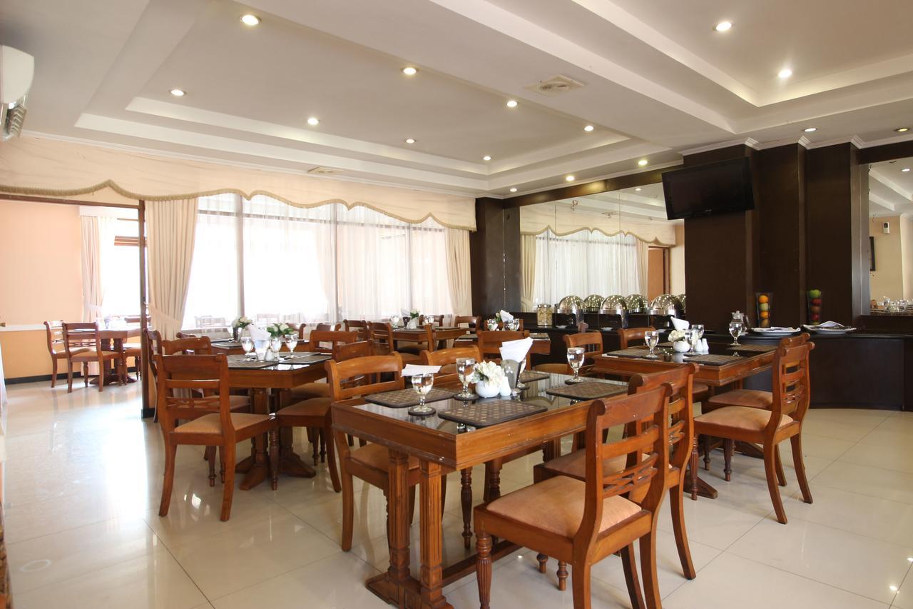 Reddoorz Premium @ Slamet Riyadi 2 Solo Εξωτερικό φωτογραφία