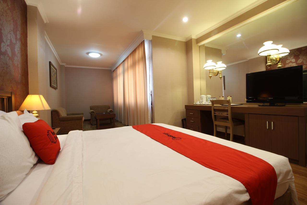 Reddoorz Premium @ Slamet Riyadi 2 Solo Εξωτερικό φωτογραφία