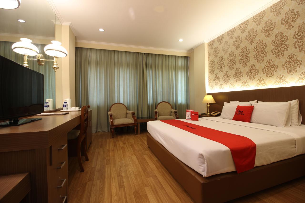 Reddoorz Premium @ Slamet Riyadi 2 Solo Εξωτερικό φωτογραφία