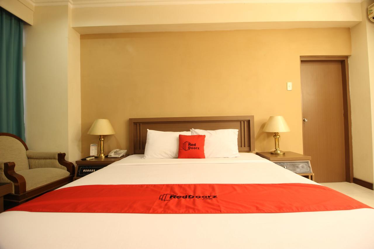 Reddoorz Premium @ Slamet Riyadi 2 Solo Εξωτερικό φωτογραφία