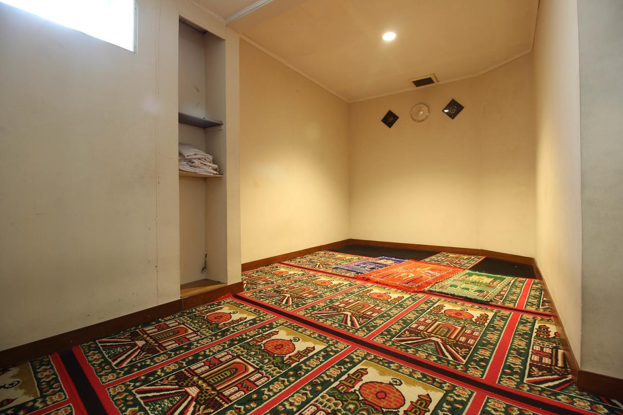 Reddoorz Premium @ Slamet Riyadi 2 Solo Εξωτερικό φωτογραφία