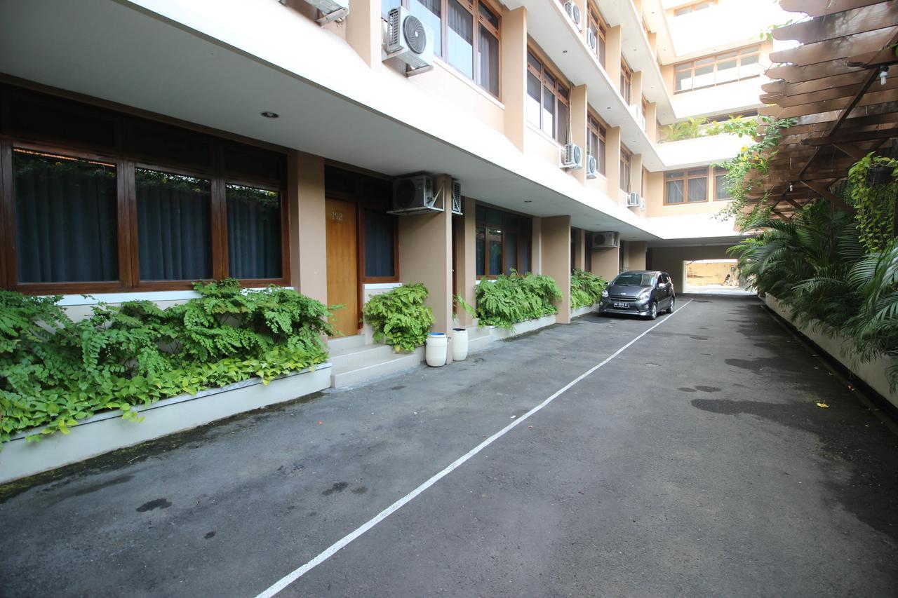 Reddoorz Premium @ Slamet Riyadi 2 Solo Εξωτερικό φωτογραφία