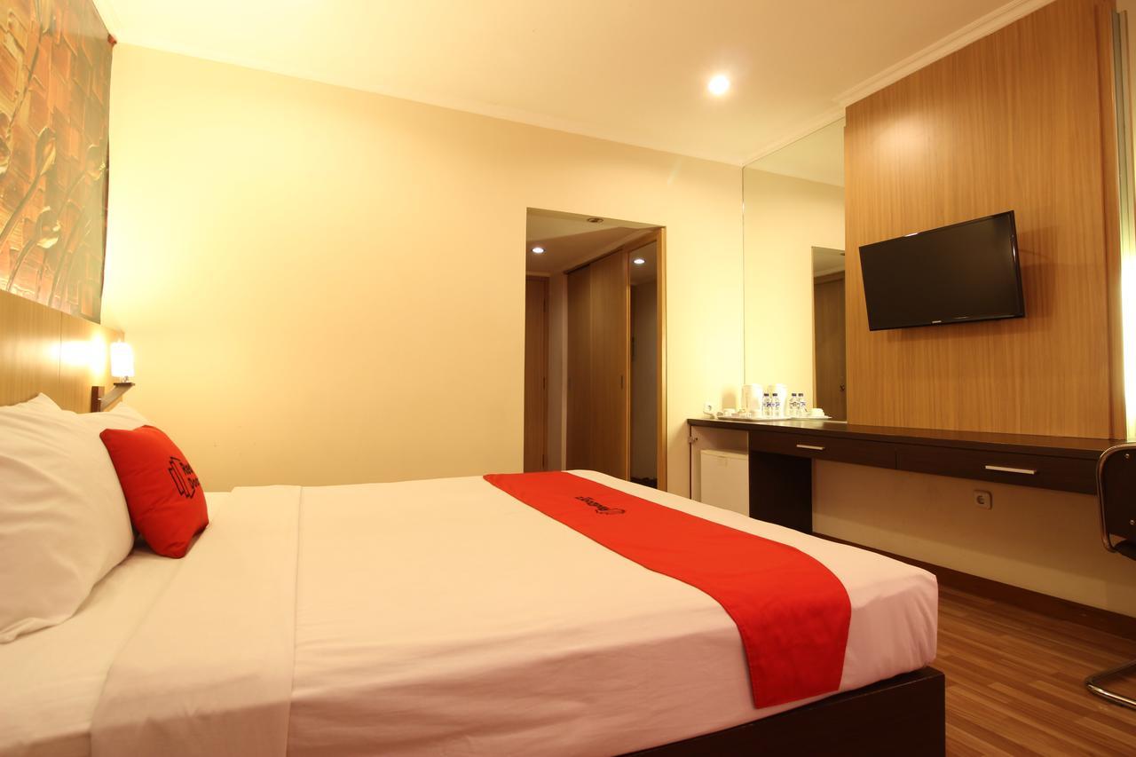 Reddoorz Premium @ Slamet Riyadi 2 Solo Εξωτερικό φωτογραφία