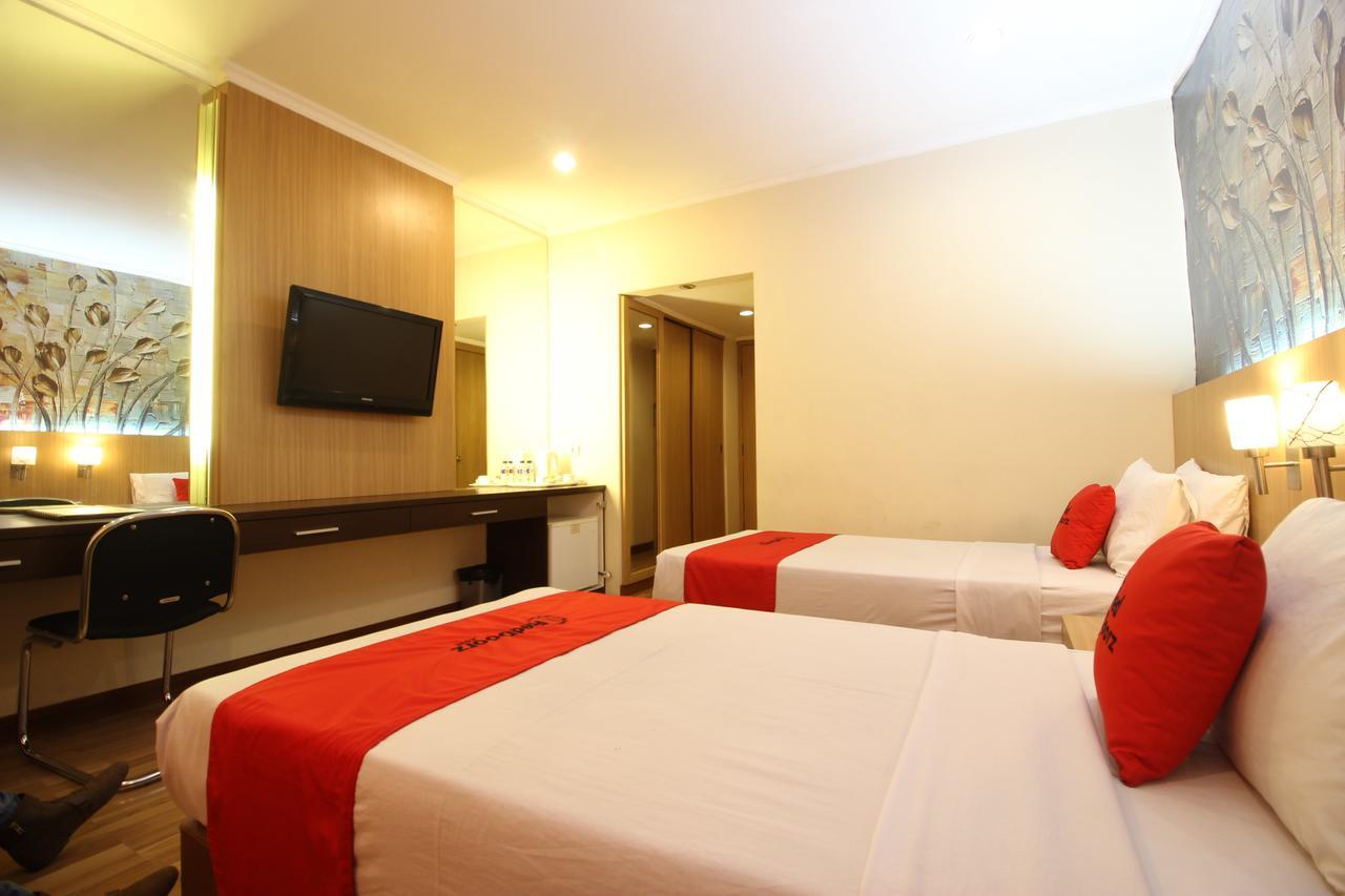 Reddoorz Premium @ Slamet Riyadi 2 Solo Εξωτερικό φωτογραφία