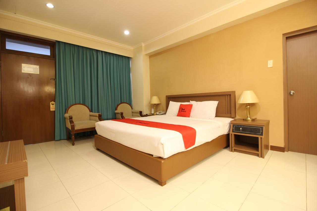 Reddoorz Premium @ Slamet Riyadi 2 Solo Εξωτερικό φωτογραφία