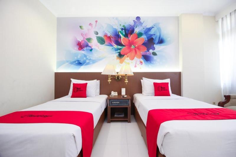 Reddoorz Premium @ Slamet Riyadi 2 Solo Εξωτερικό φωτογραφία
