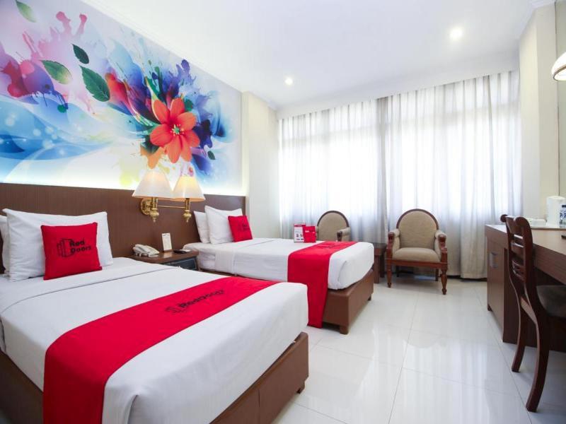 Reddoorz Premium @ Slamet Riyadi 2 Solo Εξωτερικό φωτογραφία