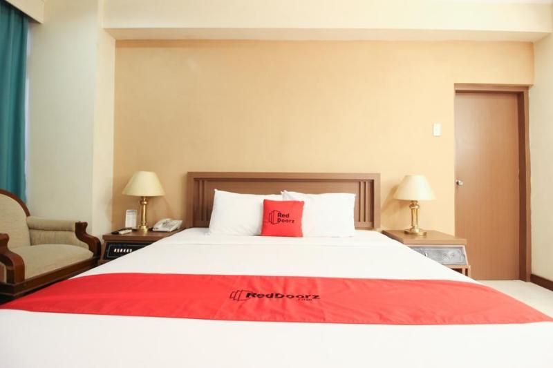 Reddoorz Premium @ Slamet Riyadi 2 Solo Εξωτερικό φωτογραφία