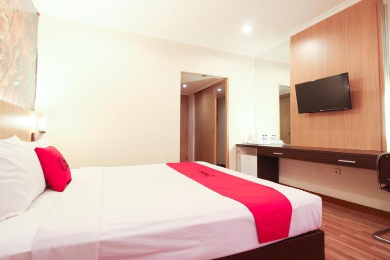 Reddoorz Premium @ Slamet Riyadi 2 Solo Εξωτερικό φωτογραφία